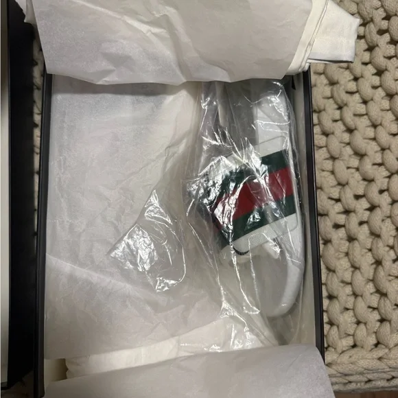 Gucci - Future - White Flip Flops